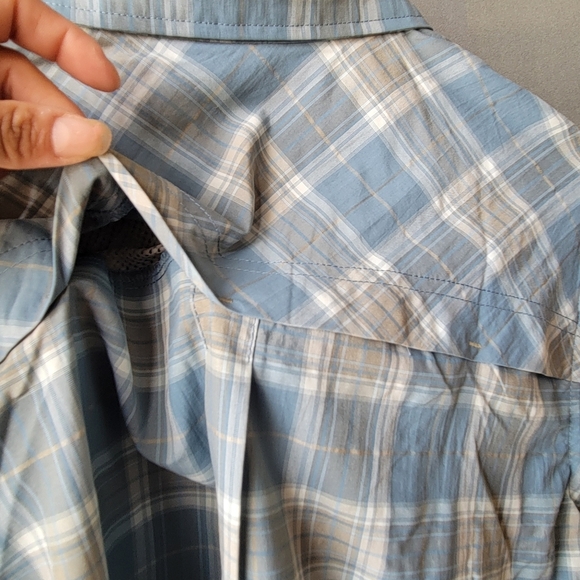 NEW LL Bean Shirt Mens Medium MULTIPLE POCKETS Blue White Button Up Vented Logo - Picture 3 of 13